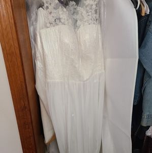Plus size wedding dress